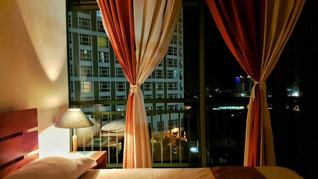 Ortigas 2 Bedroom Corner Unit With 2 Queen Across Shangrila Manila Bagian luar foto