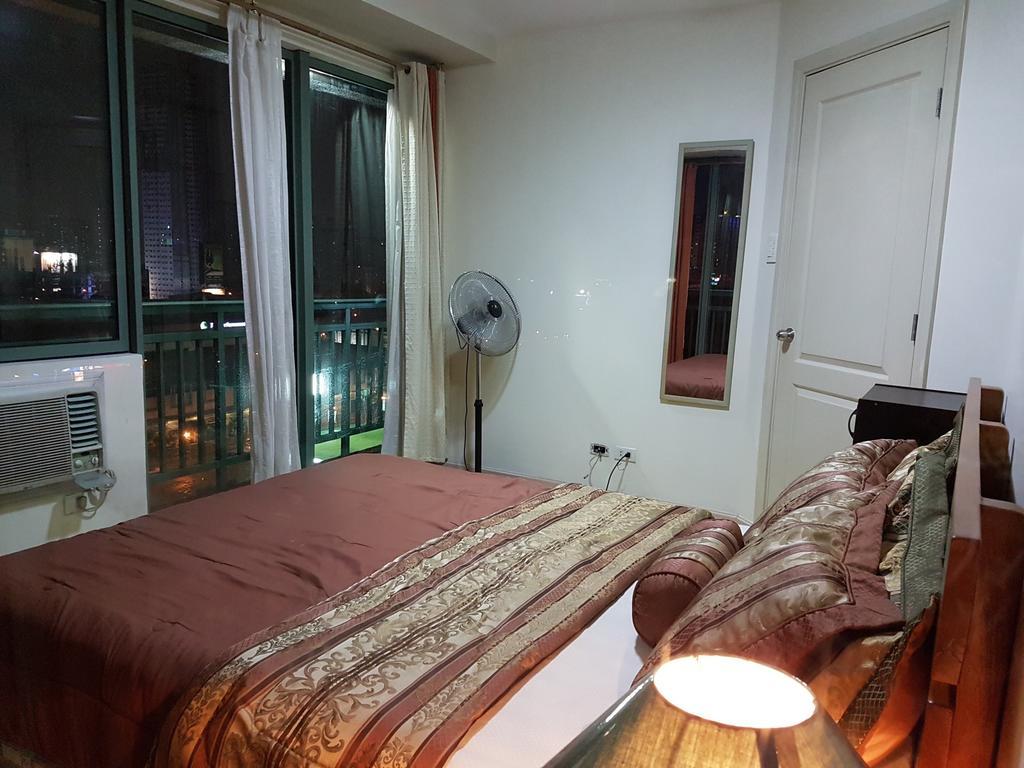 Ortigas 2 Bedroom Corner Unit With 2 Queen Across Shangrila Manila Bagian luar foto